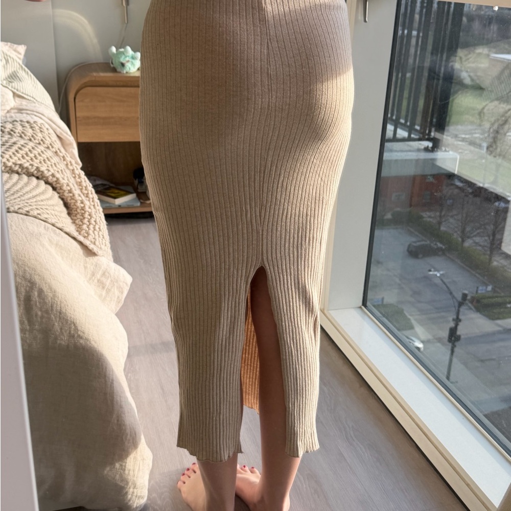 Tan Zara Midi skirt with back slit - Picture 2 of 2